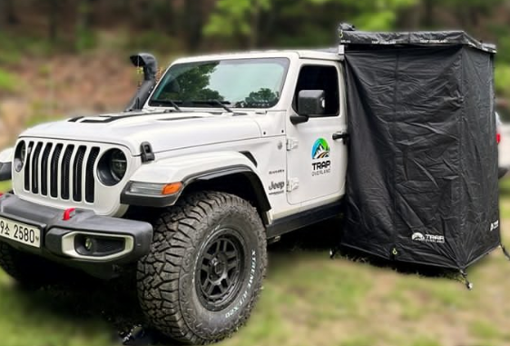 camping changing room